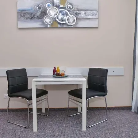 Sea Garden Studio. Free Parking Apartment